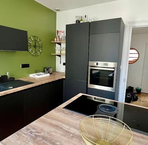 Grand Vue Theatre Hyper Centre * שרבורג